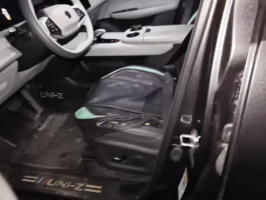 Changan UNI-Z New Energy 2024 Blue Whale Smart Electric iDD 125km Superior Edition — миниатюра 9