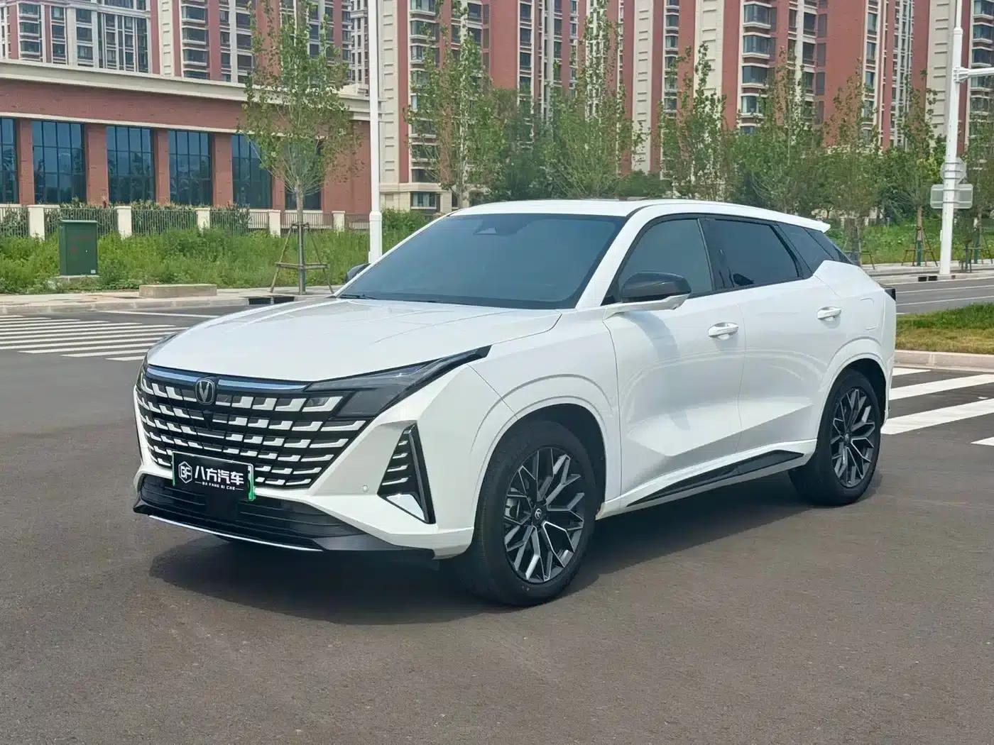 Changan UNI-Z New Energy 2024 Blue Whale Smart Electric iDD 125km Superior Edition — миниатюра 1
