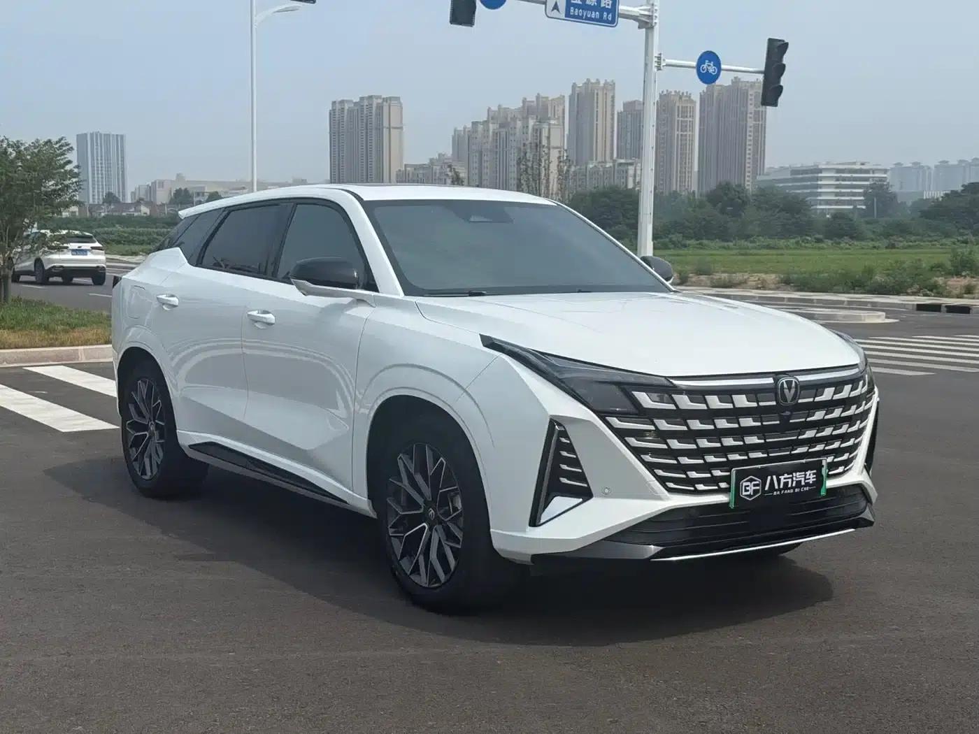Changan UNI-Z New Energy 2024 Blue Whale Smart Electric iDD 125km Superior Edition — миниатюра 3