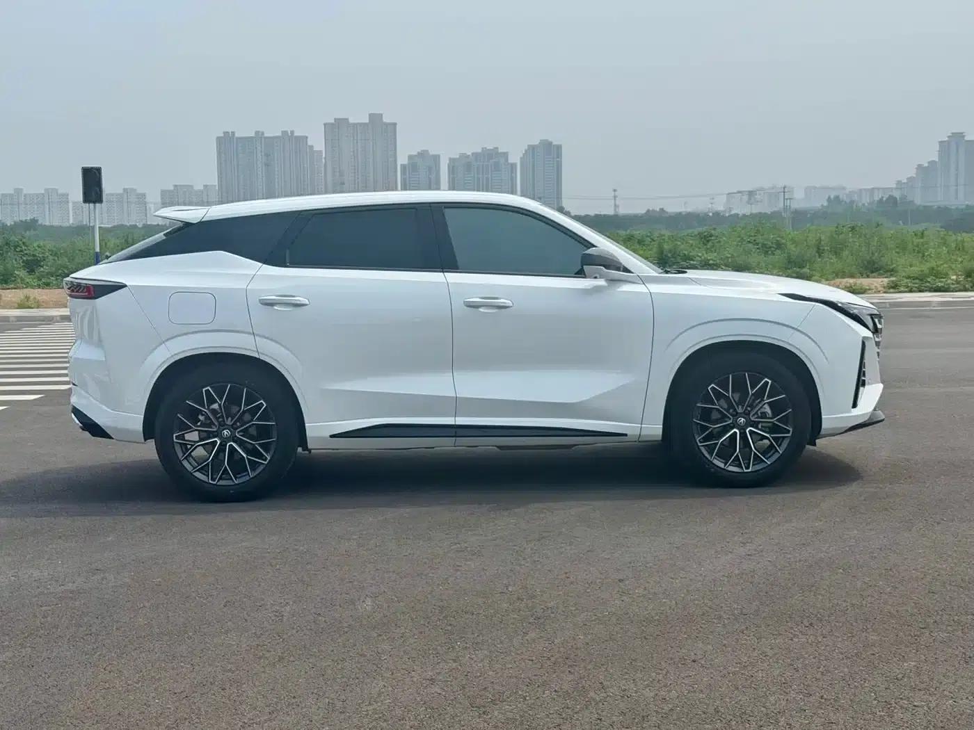 Changan UNI-Z New Energy 2024 Blue Whale Smart Electric iDD 125km Superior Edition — миниатюра 4