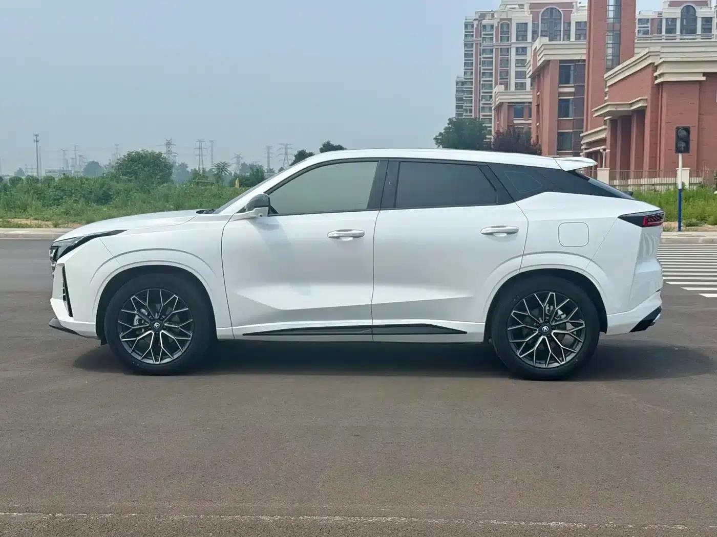 Changan UNI-Z New Energy 2024 Blue Whale Smart Electric iDD 125km Superior Edition — миниатюра 5