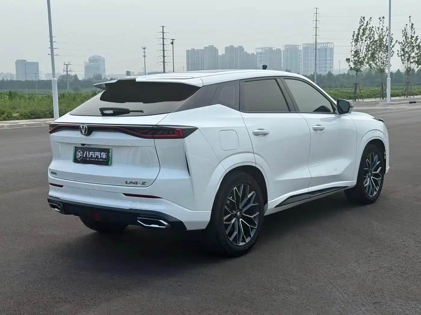 Changan UNI-Z New Energy 2024 Blue Whale Smart Electric iDD 125km Superior Edition — миниатюра 8