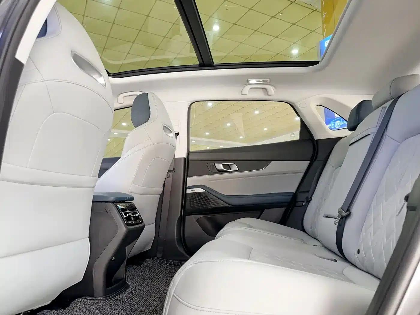 Changan UNI-K Smart Electric iDD 2022 Blue Whale iDD 130km 1.5T Excellent Edition — миниатюра 12