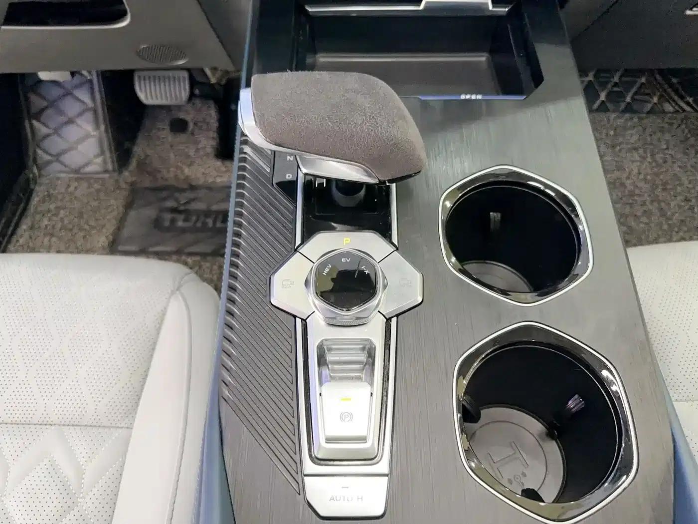 Changan UNI-K Smart Electric iDD 2022 Blue Whale iDD 130km 1.5T Excellent Edition — миниатюра 16