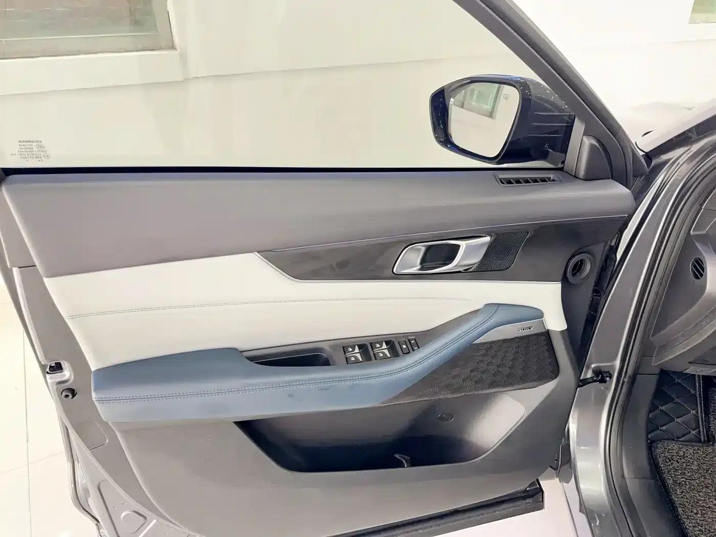 Changan UNI-K Smart Electric iDD 2022 Blue Whale iDD 130km 1.5T Excellent Edition — миниатюра 32
