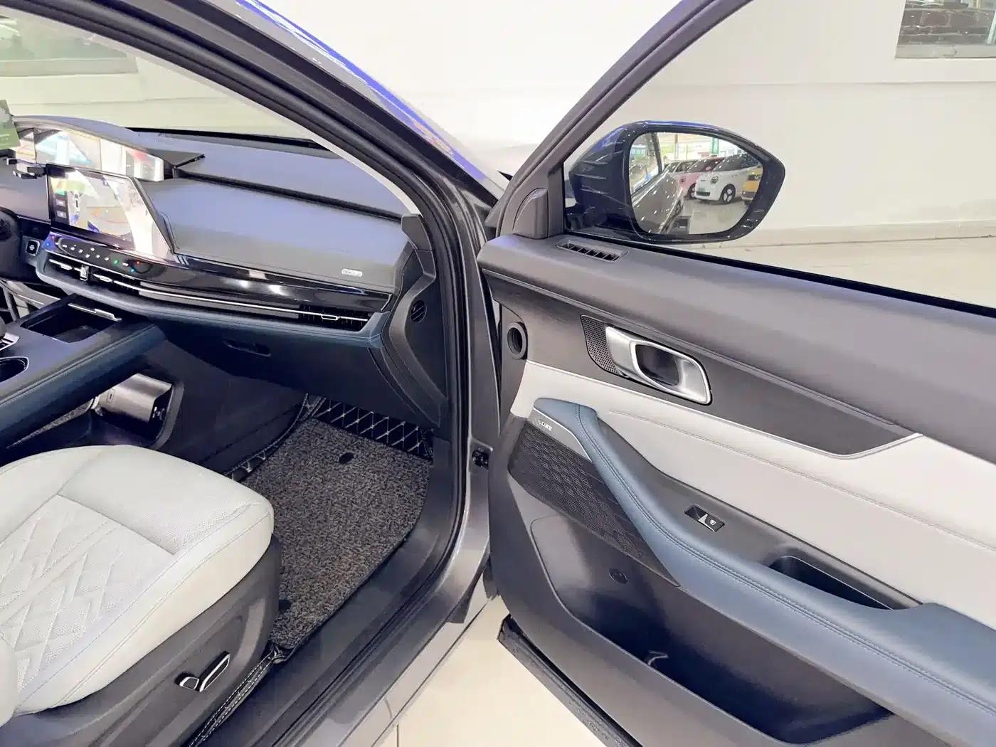 Changan UNI-K Smart Electric iDD 2022 Blue Whale iDD 130km 1.5T Excellent Edition — миниатюра 9