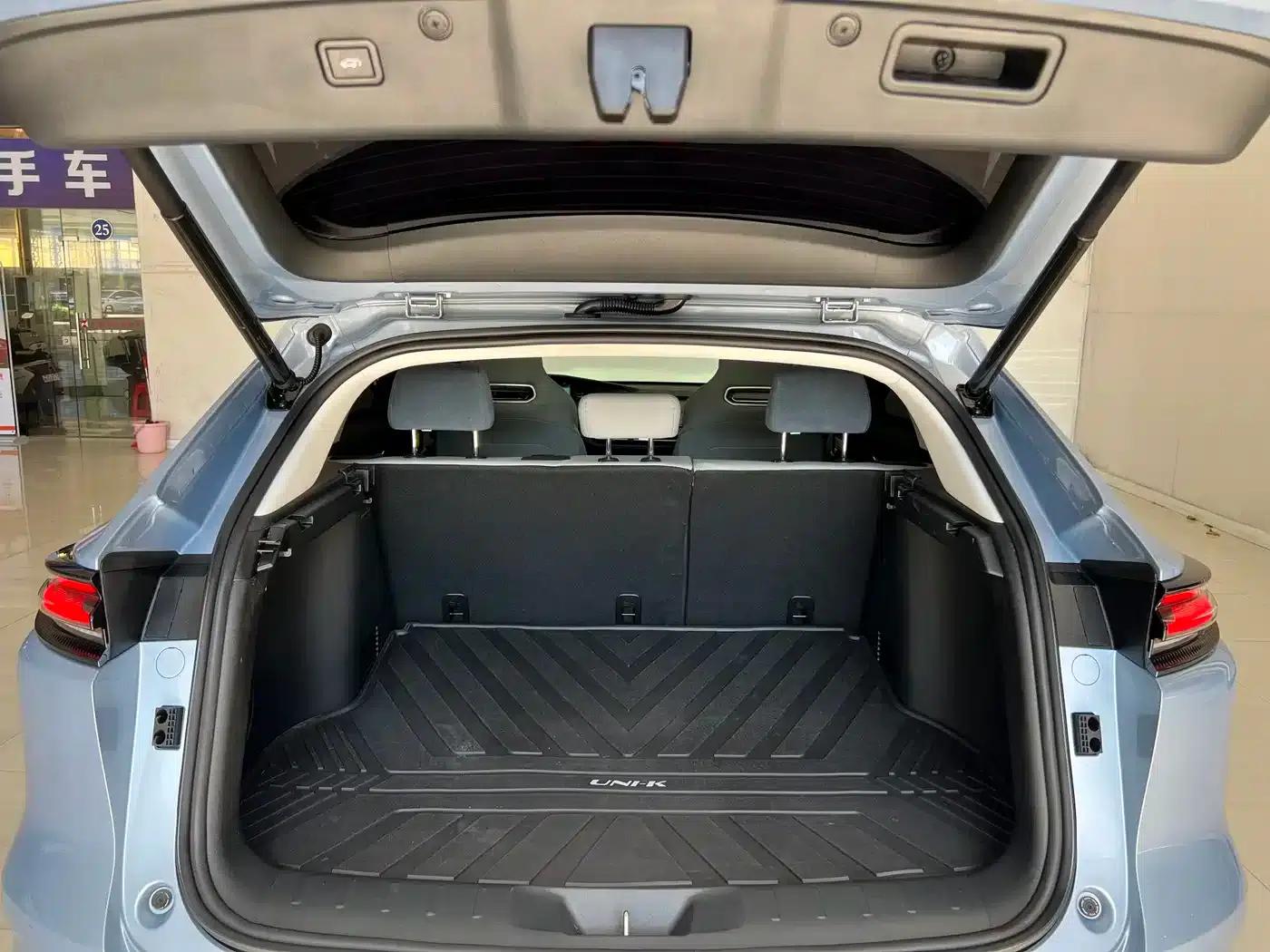 Changan UNI-K Smart Electric iDD 2022 Blue Whale iDD 130km 1.5T Premium Edition — миниатюра 18