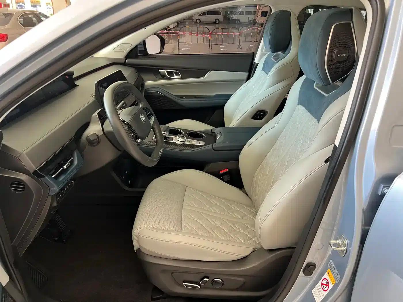 Changan UNI-K Smart Electric iDD 2022 Blue Whale iDD 130km 1.5T Premium Edition — миниатюра 4