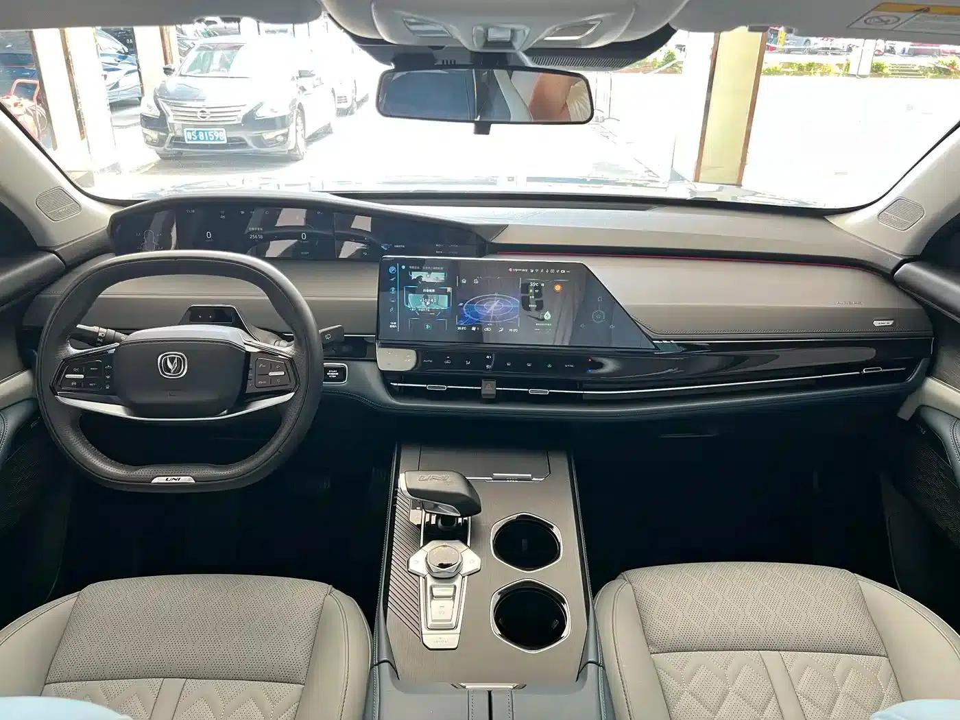 Changan UNI-K Smart Electric iDD 2022 Blue Whale iDD 130km 1.5T Premium Edition — миниатюра 7