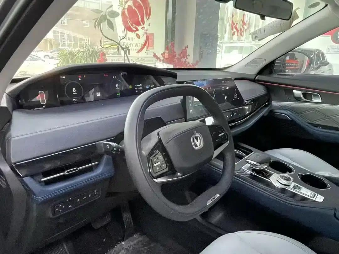 Changan UNI-K Smart Electric iDD 2023 Model, Smart Electric iDD 1.5T, 135km/h Smart Leading Edition — миниатюра 6