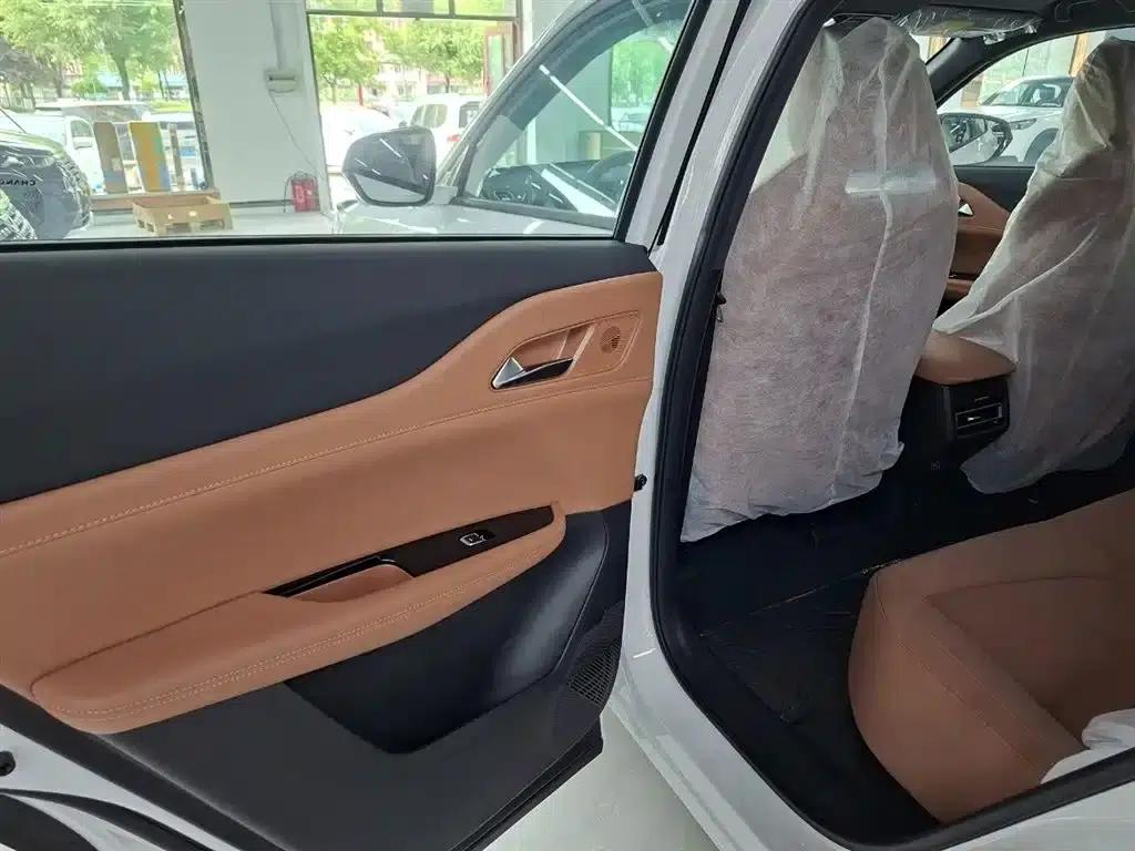 Changan UNI-Z 2026 1.5T Comfort Edition — миниатюра 17