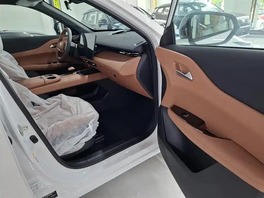 Changan UNI-Z 2026 1.5T Comfort Edition — миниатюра 21