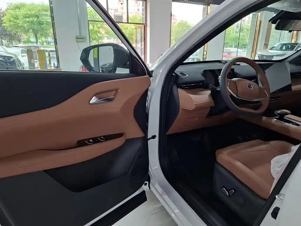 Changan UNI-Z 2026 1.5T Comfort Edition — миниатюра 8