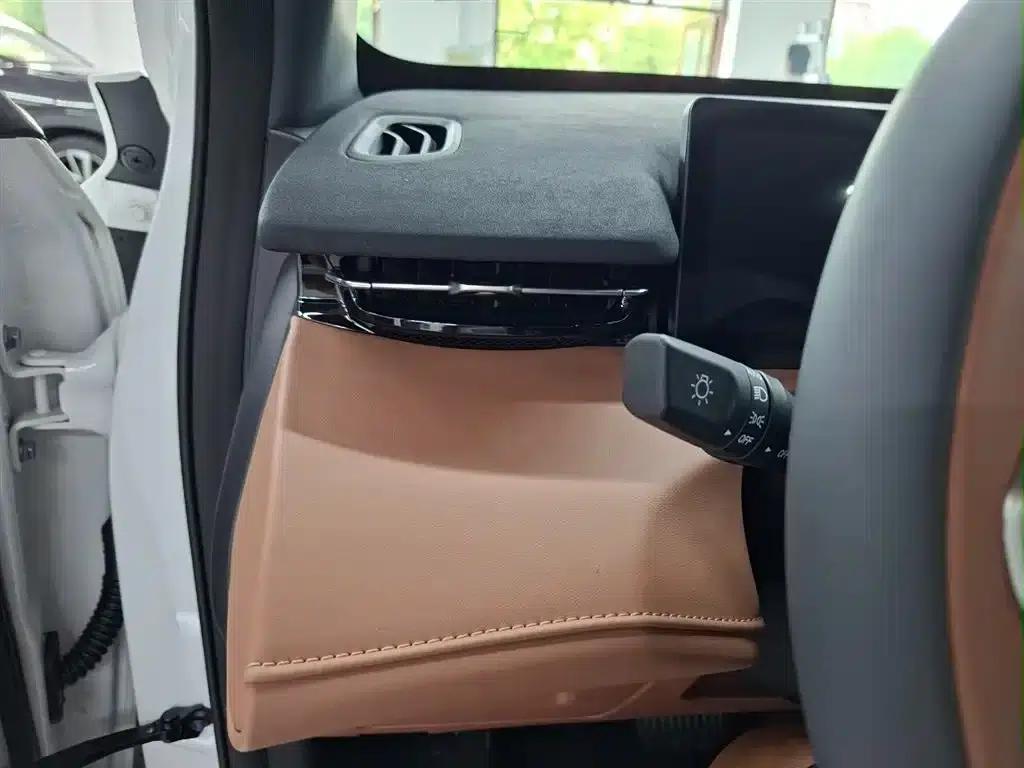 Changan UNI-Z 2026 1.5T Comfort Edition — миниатюра 9