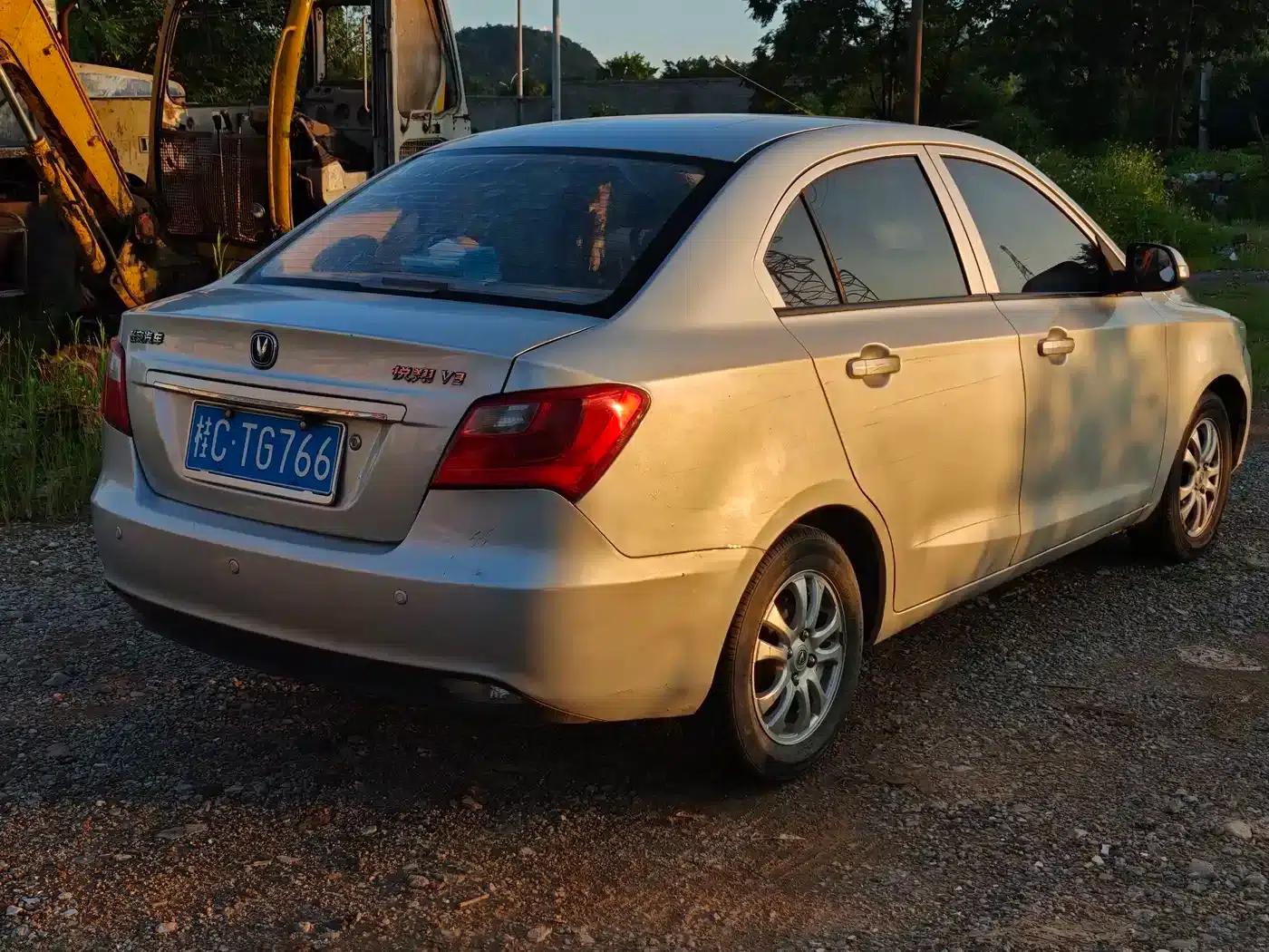Yuexiang V3 2012 1.3L Manual Deluxe Edition (National IV Emission Standard) — миниатюра 5