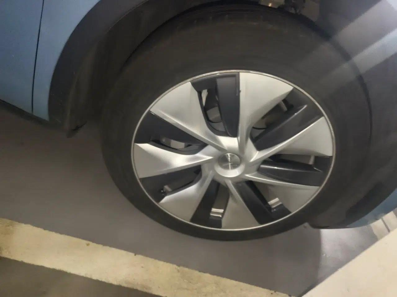 Tesla Model Y 2021 Standard Range Rear-Wheel Drive Version — миниатюра 8