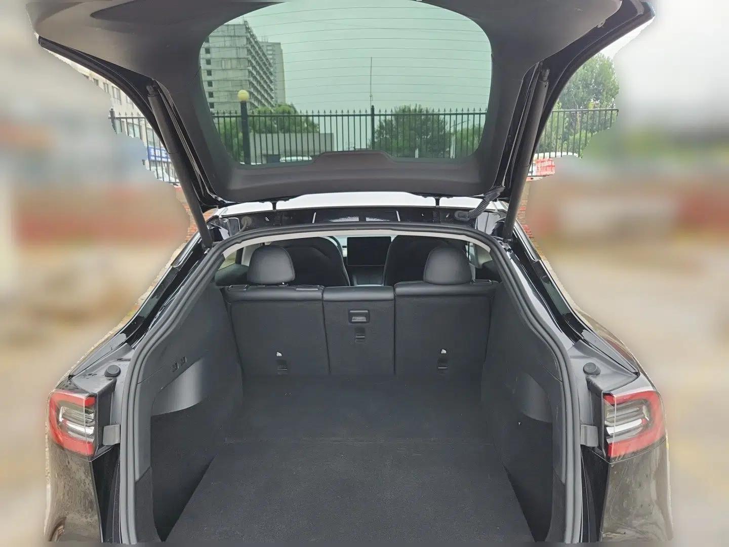 Tesla Model Y 2022 Revised Version Rear-Wheel Drive — миниатюра 19