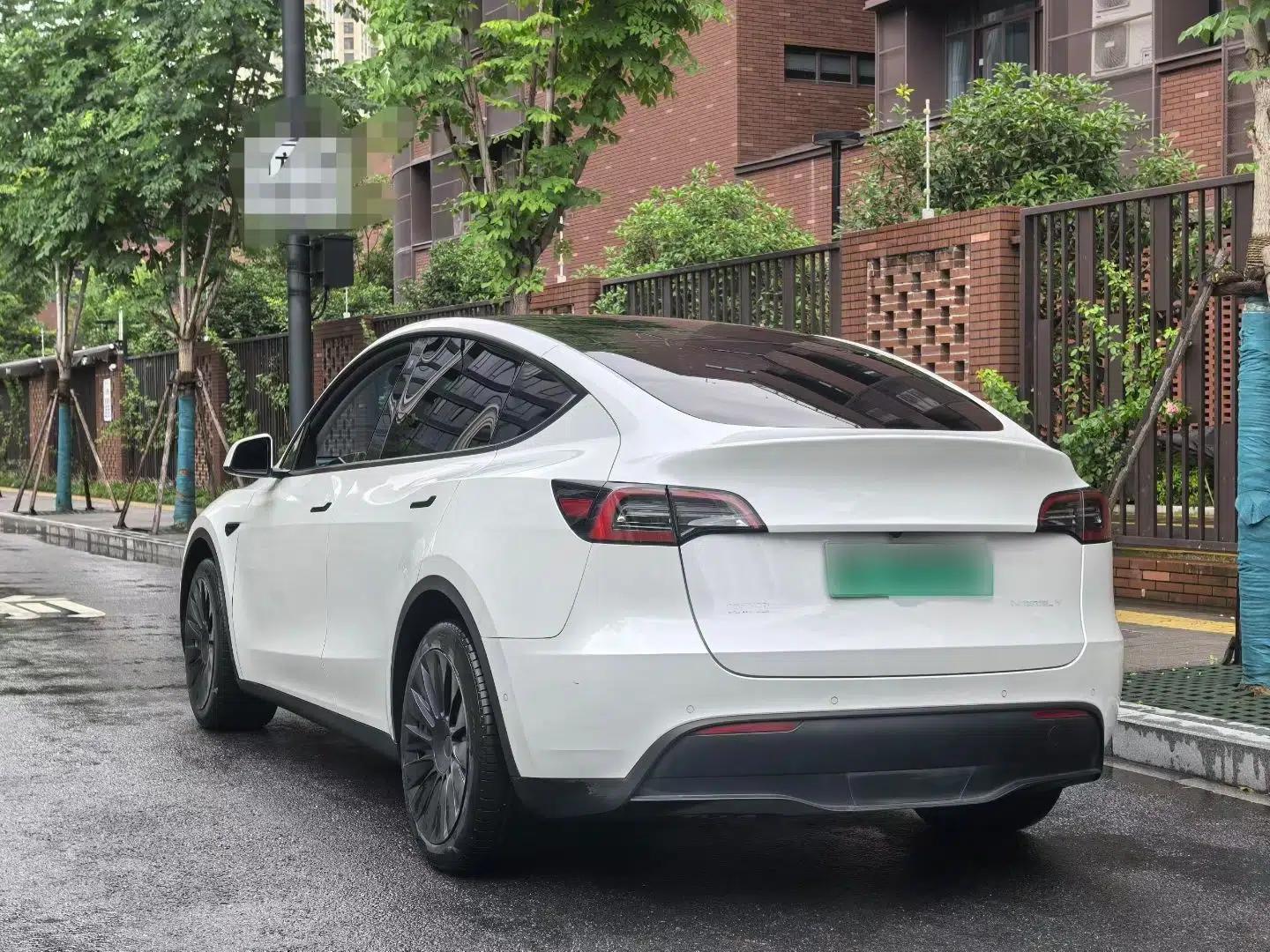 Tesla Model Y 2022 Revised Version Rear-Wheel Drive — миниатюра 14