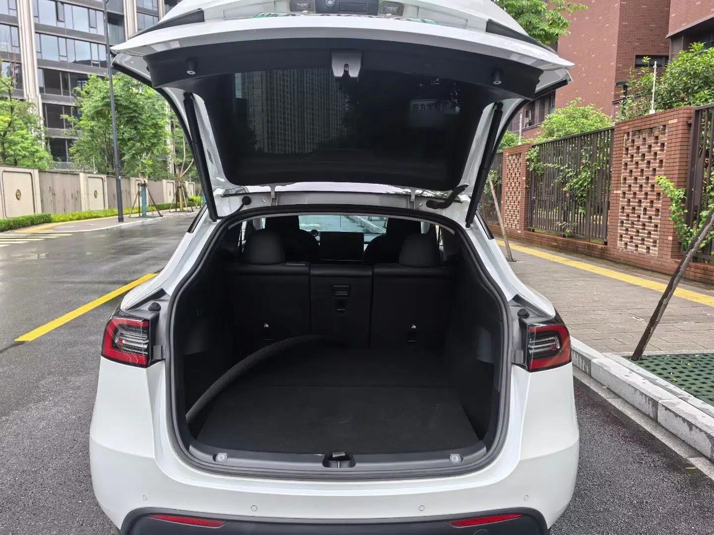 Tesla Model Y 2022 Revised Version Rear-Wheel Drive — миниатюра 16