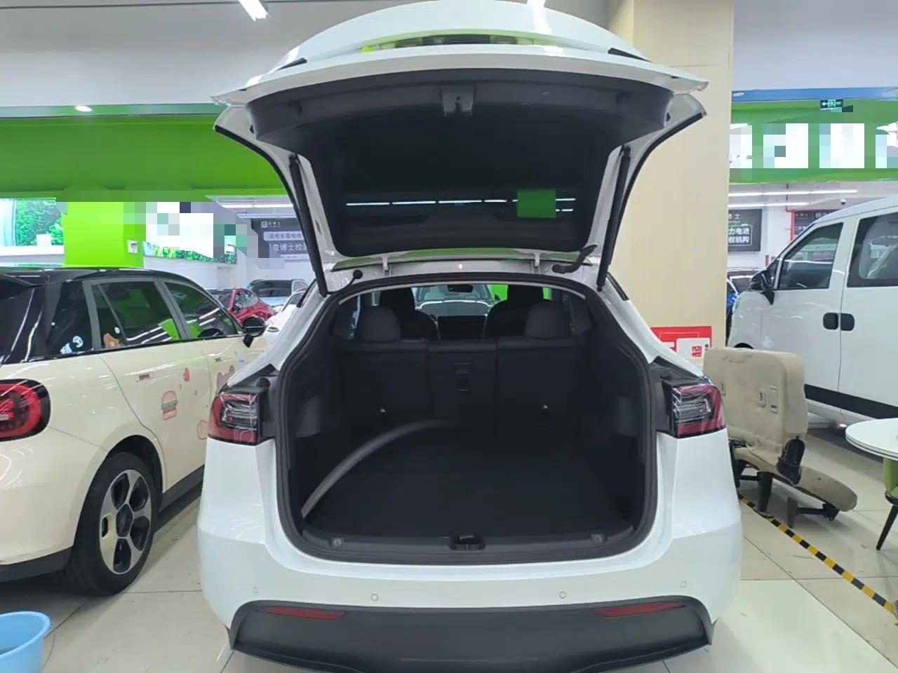Tesla Model Y 2022 Revised Version Rear-Wheel Drive — миниатюра 27