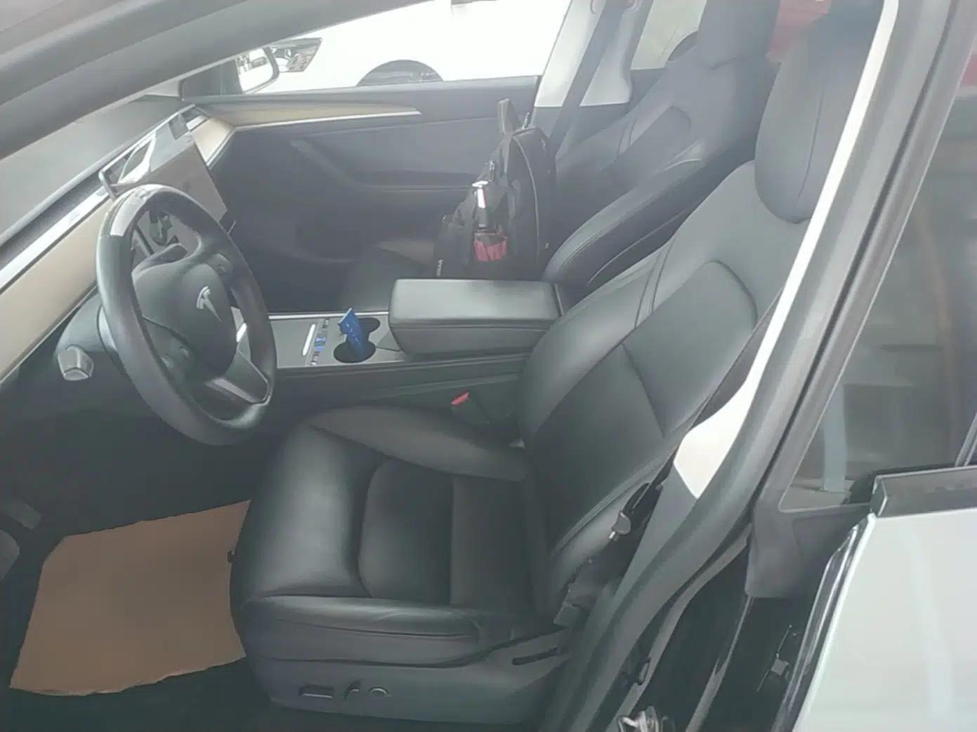 Tesla Model Y 2021 Long-Range All-Wheel-Drive Version 3D7 — миниатюра 17