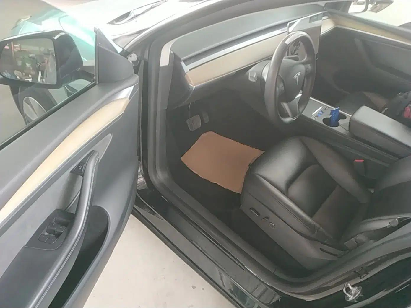 Tesla Model Y 2021 Long-Range All-Wheel-Drive Version 3D7 — миниатюра 18