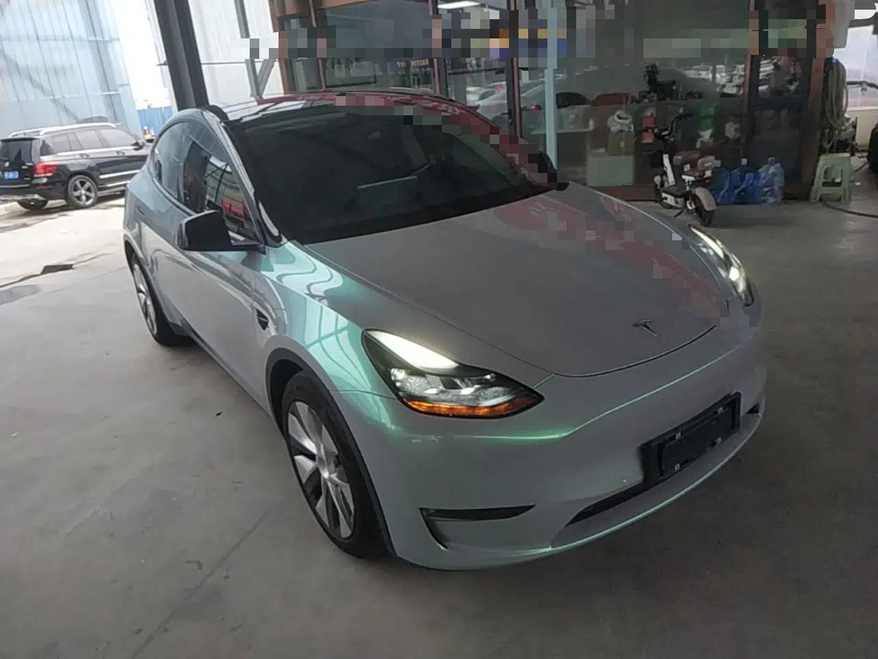 Tesla Model Y 2021 Long-Range All-Wheel-Drive Version 3D7 — миниатюра 3