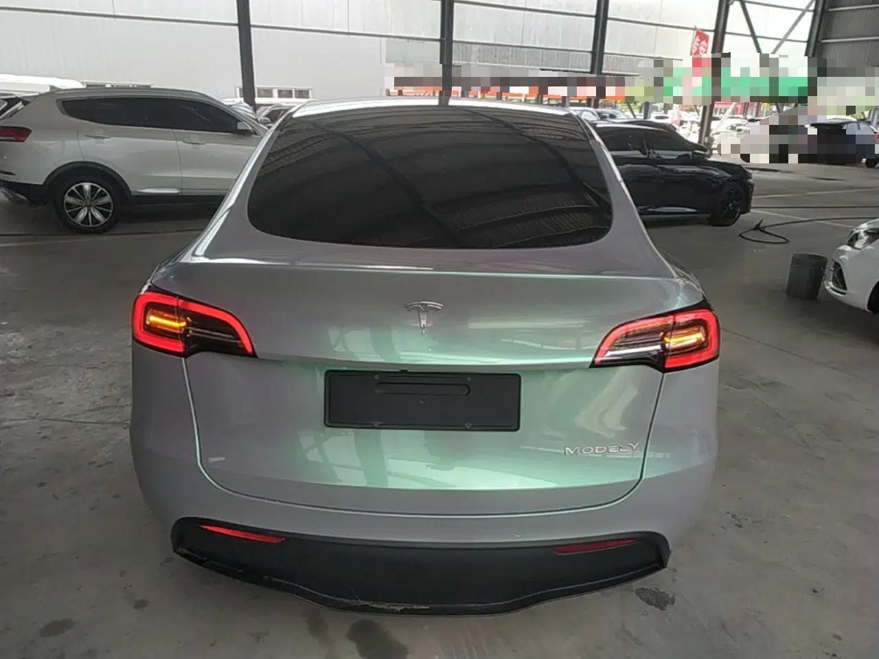 Tesla Model Y 2021 Long-Range All-Wheel-Drive Version 3D7 — миниатюра 5