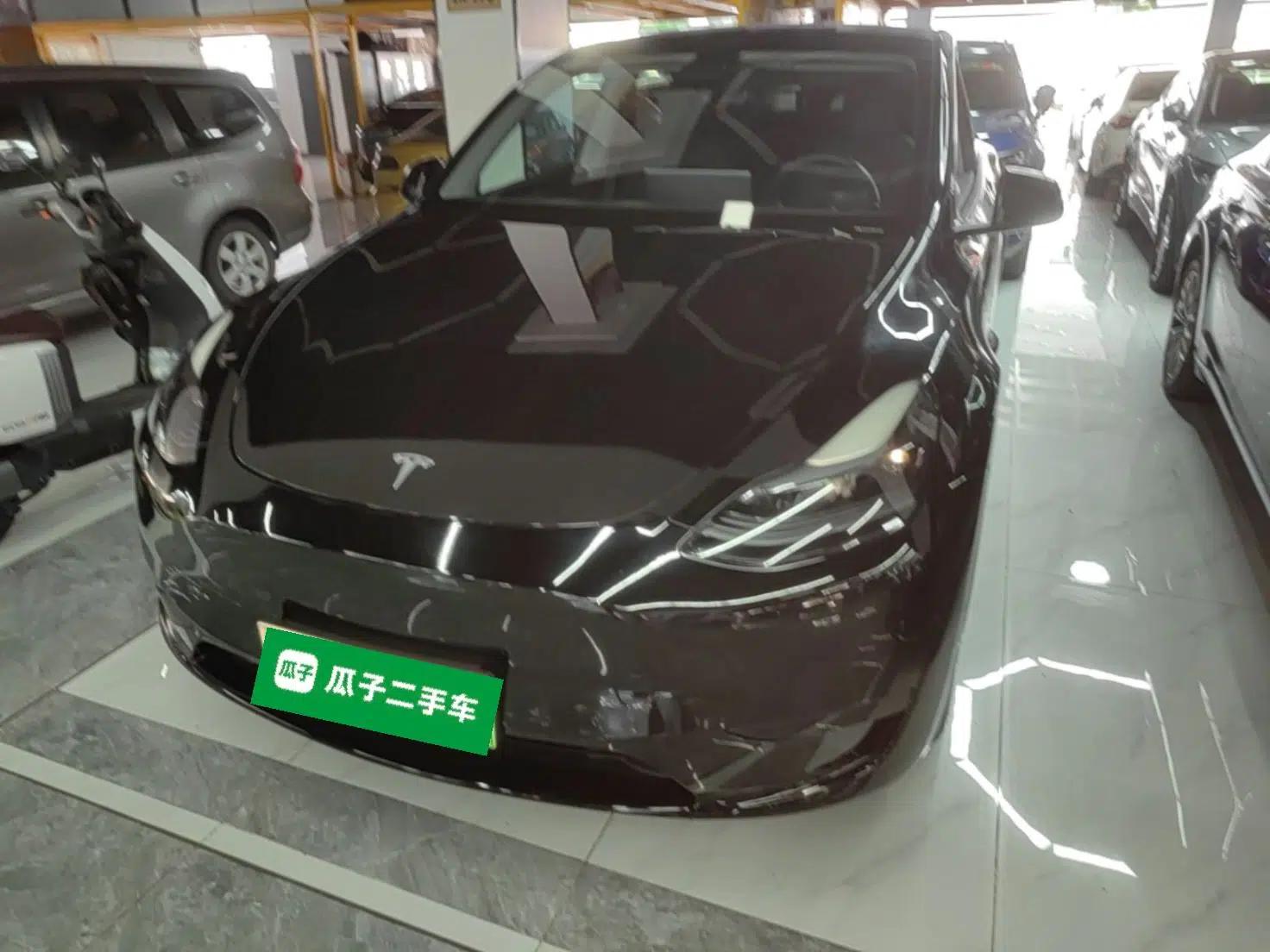 Tesla Model Y 2022 Rear-Wheel-Drive Version — миниатюра 1