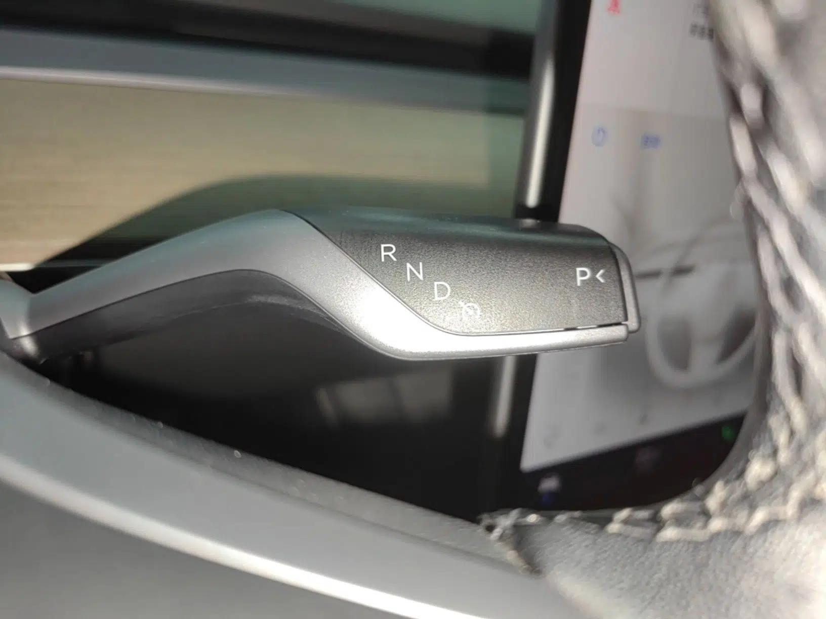 Tesla Model Y 2022 Rear-Wheel-Drive Version — миниатюра 16