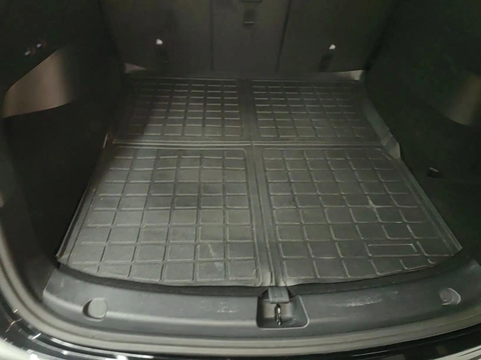 Tesla Model Y 2022 Rear-Wheel-Drive Version — миниатюра 22