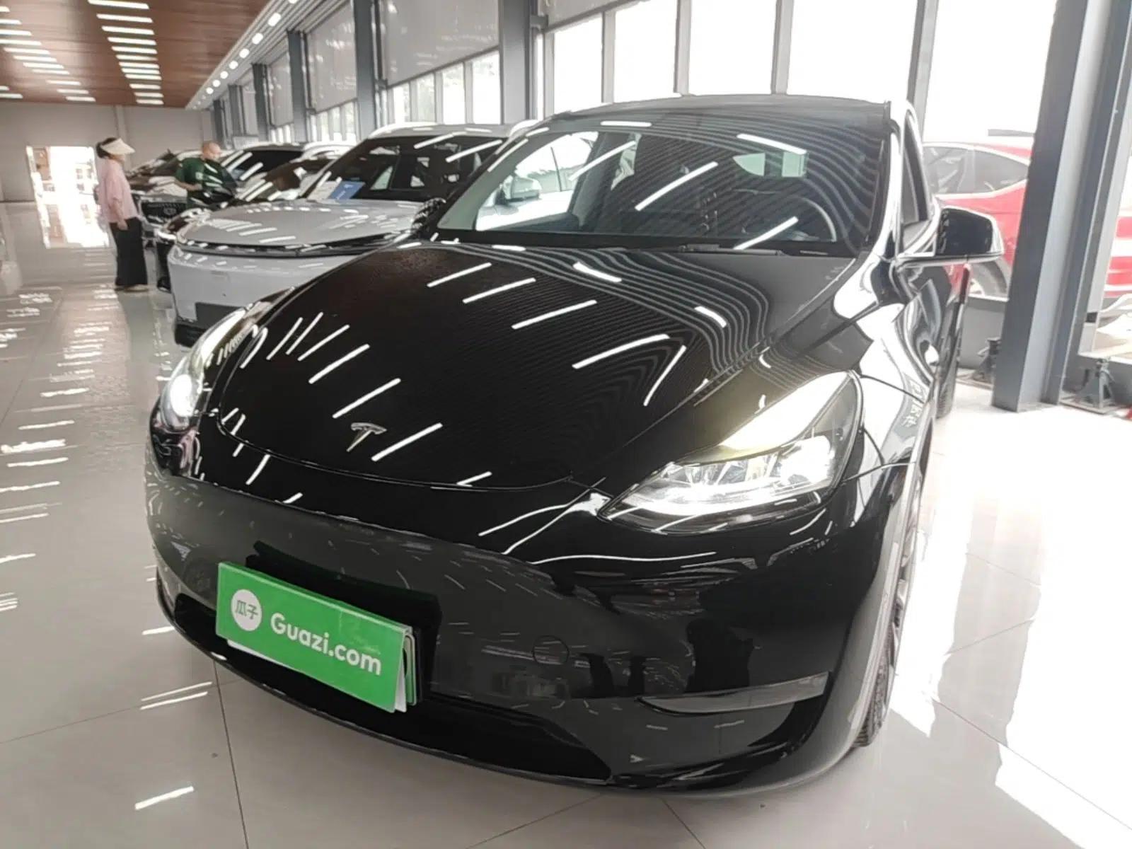 Tesla Model Y 2022 Rear-Wheel-Drive Version — миниатюра 1