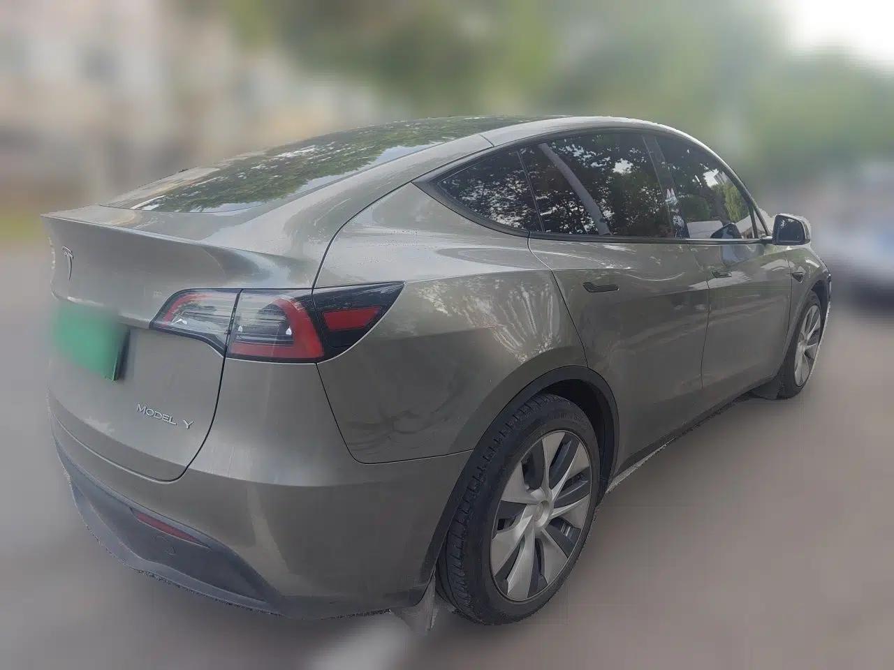 Tesla Model Y 2022 Revised Version Rear-Wheel Drive — миниатюра 4