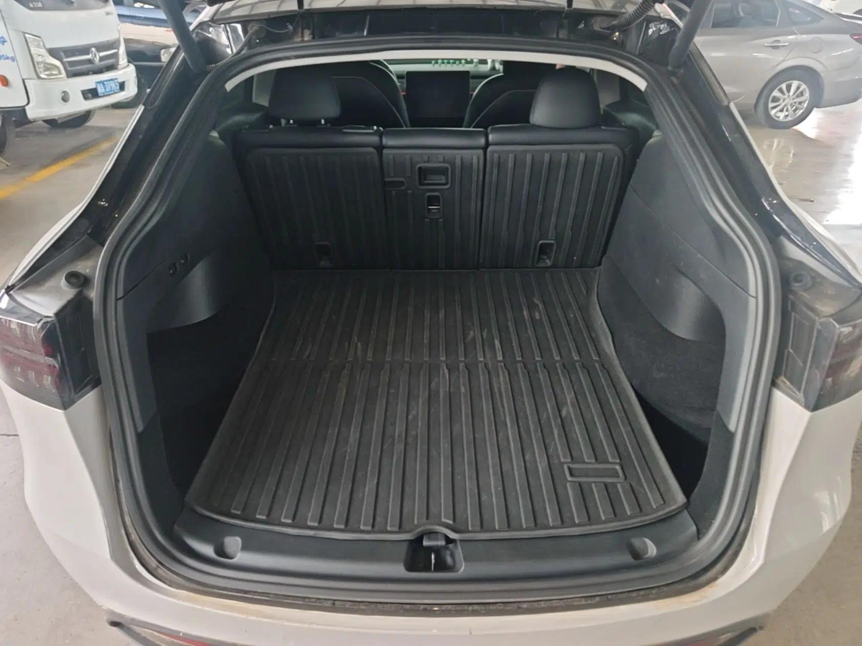 Tesla Model Y 2021 Standard Range Rear-Wheel Drive Version — миниатюра 22