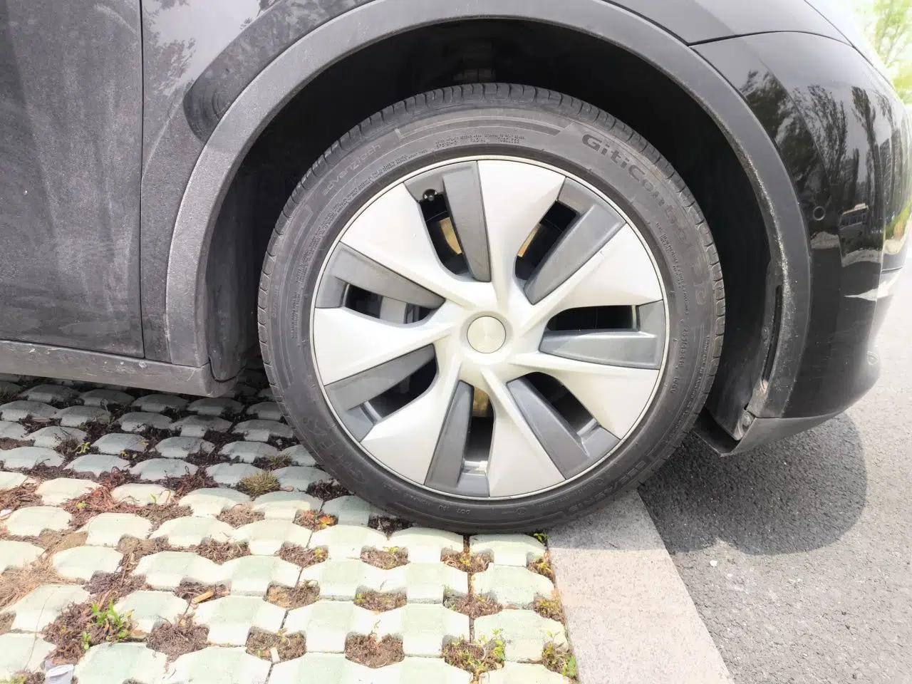Tesla Model Y 2021 Standard Range Rear-Wheel Drive Version — миниатюра 8