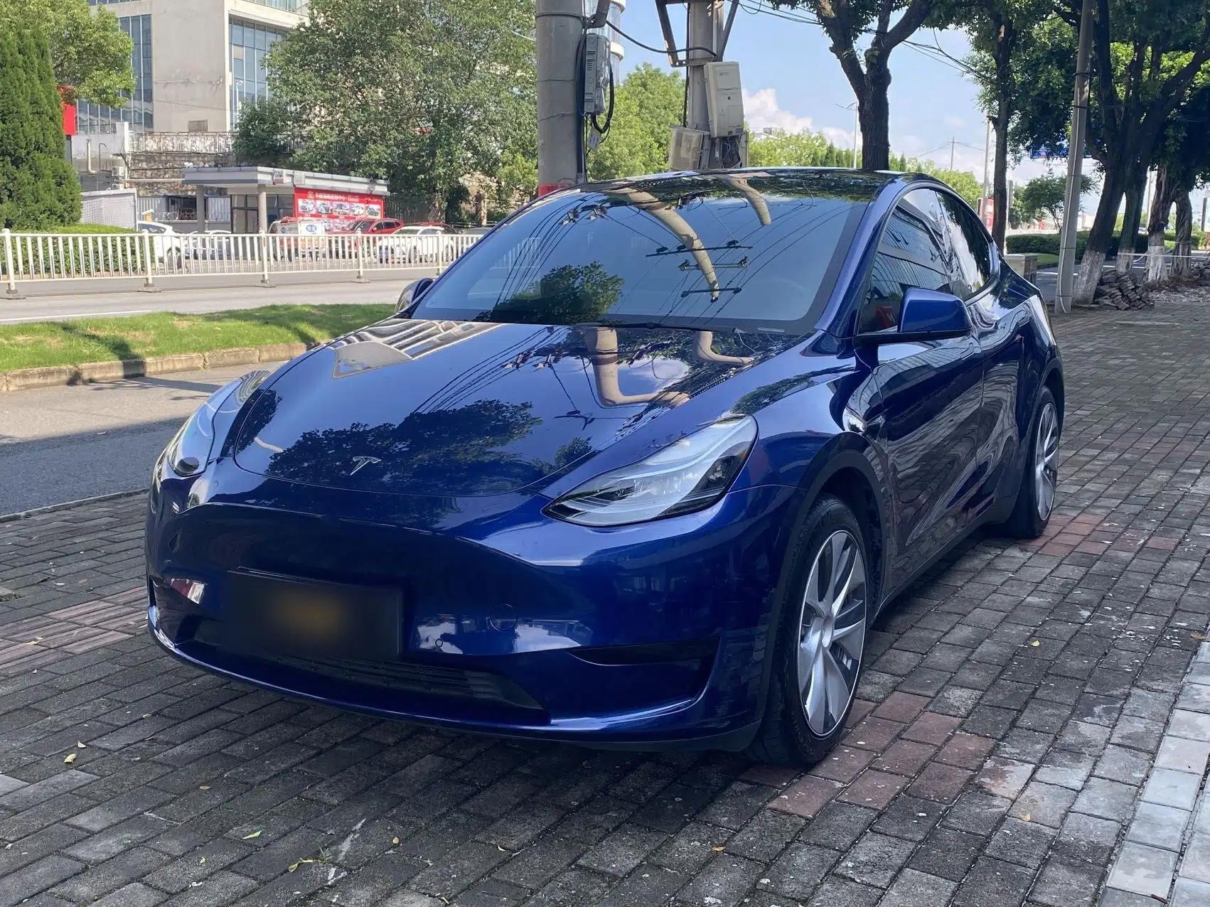 Tesla Model Y 2022 Rear-Wheel-Drive Version — миниатюра 1