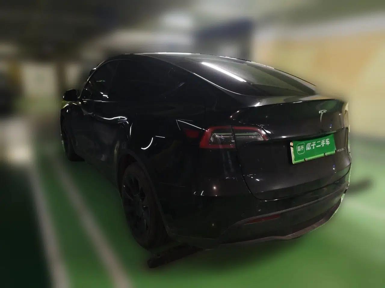 Tesla Model Y 2021 Long-Range All-Wheel-Drive Version 3D7 — миниатюра 4