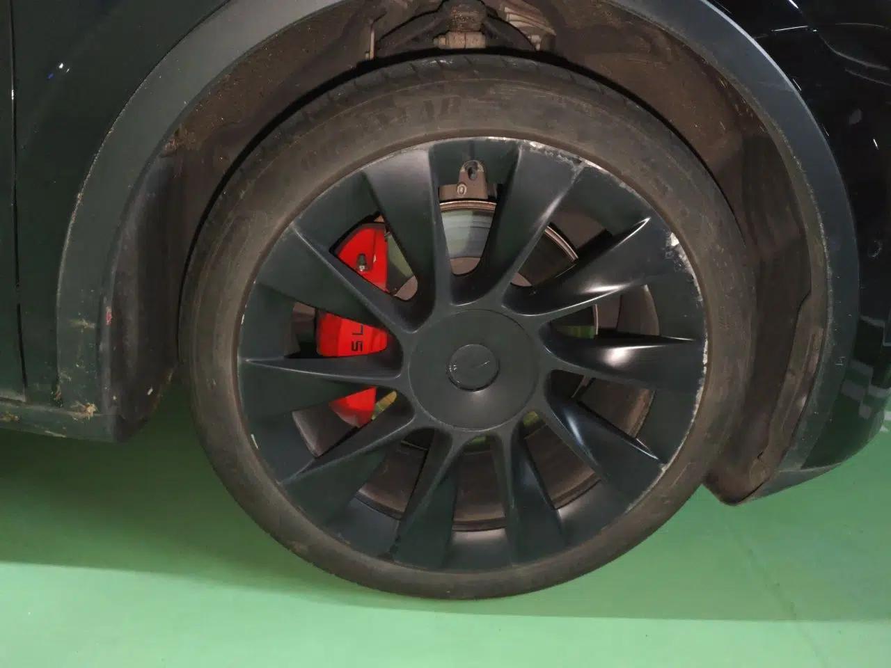 Tesla Model Y 2021 Long-Range All-Wheel-Drive Version 3D7 — миниатюра 8