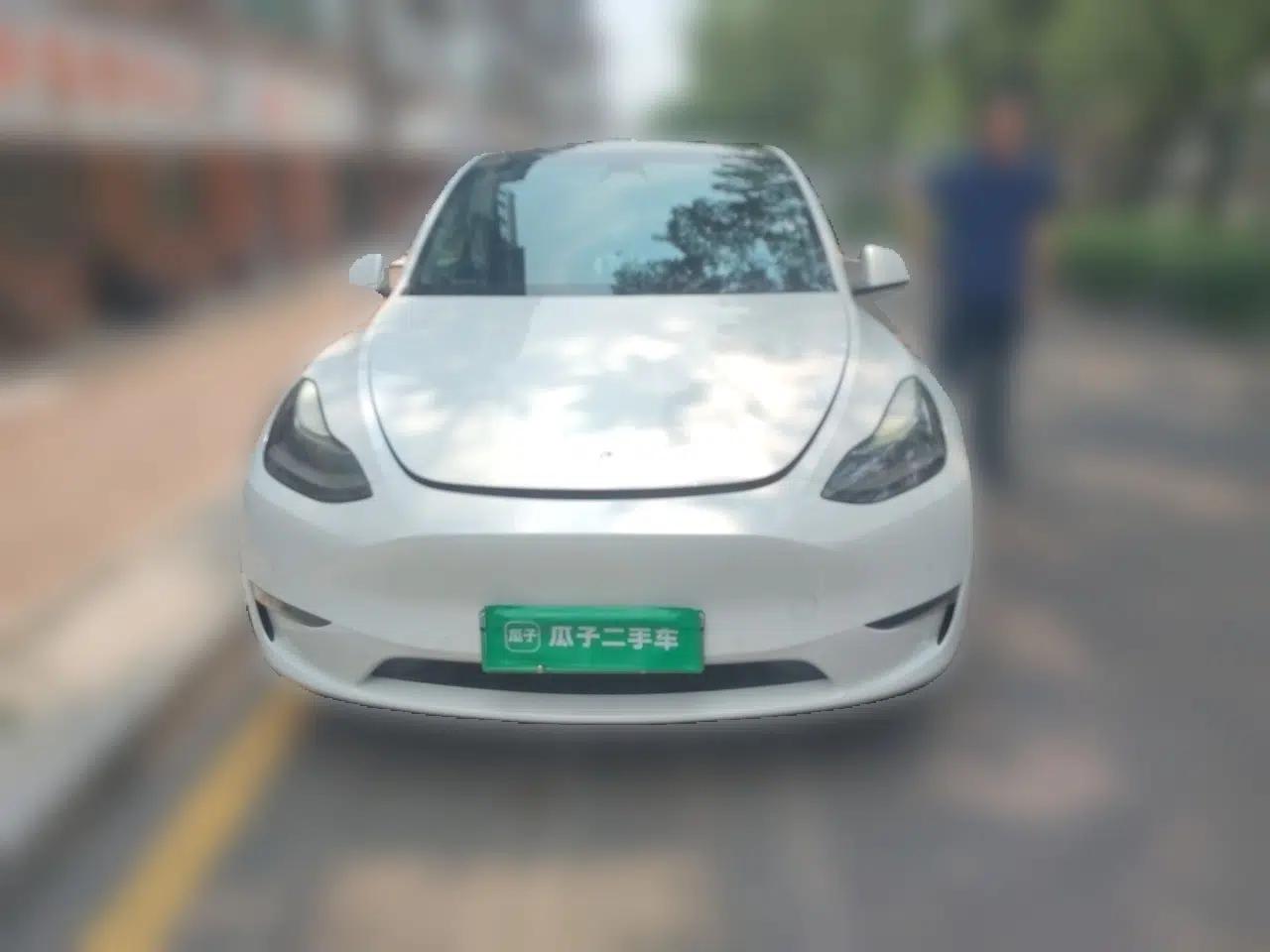 Tesla Model Y 2021 Long-Range All-Wheel-Drive Version — миниатюра 2