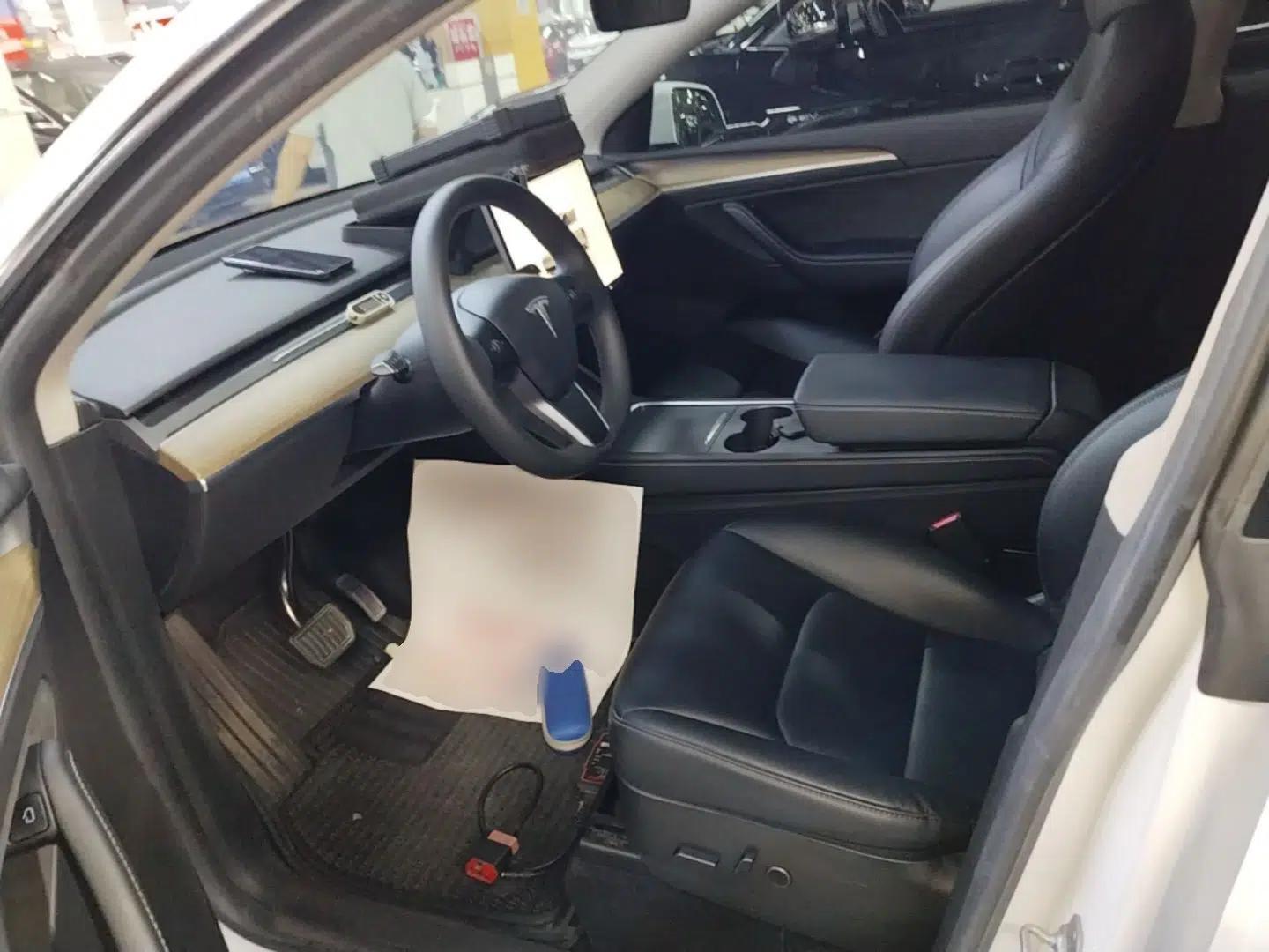 Tesla Model Y 2022 Rear-Wheel-Drive Version — миниатюра 17