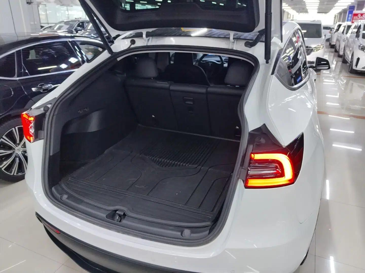 Tesla Model Y 2022 Rear-Wheel-Drive Version — миниатюра 22
