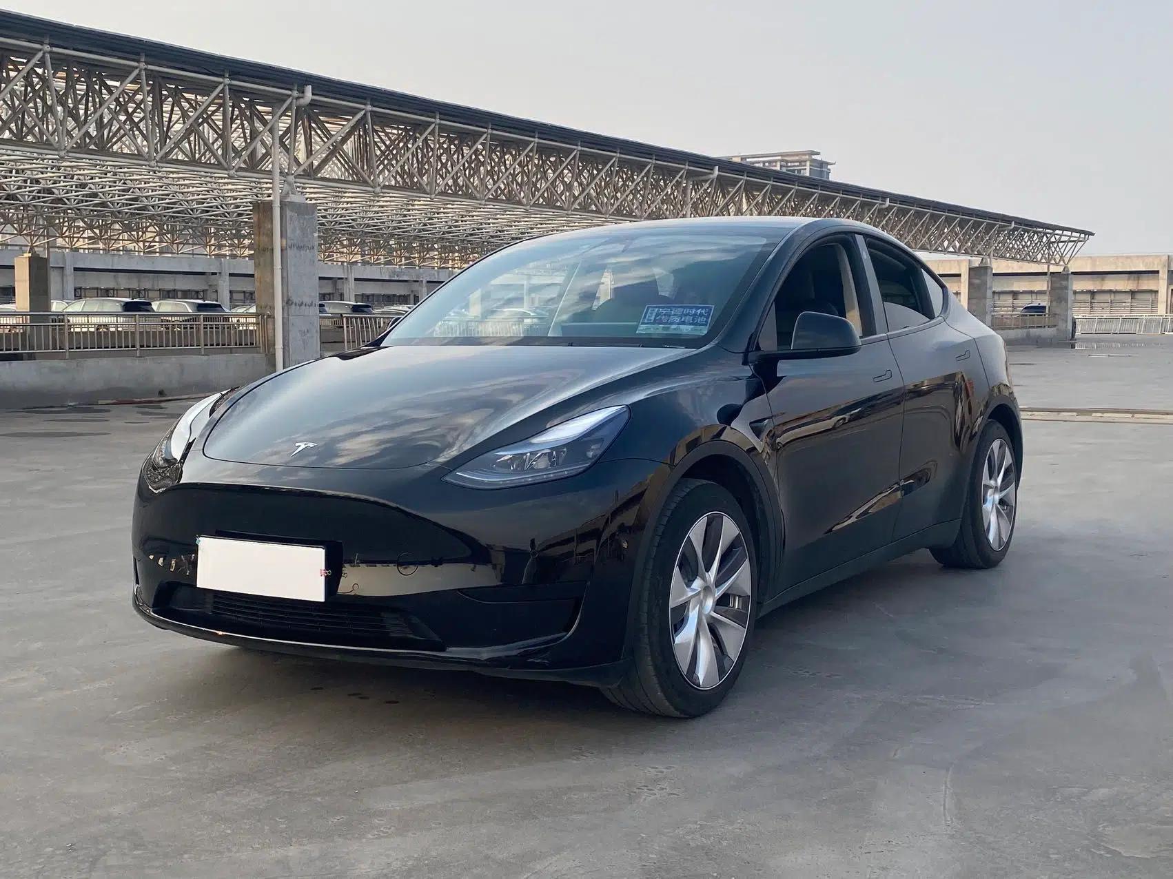 Tesla Model Y 2022 Revised Version Rear-Wheel Drive — миниатюра 1