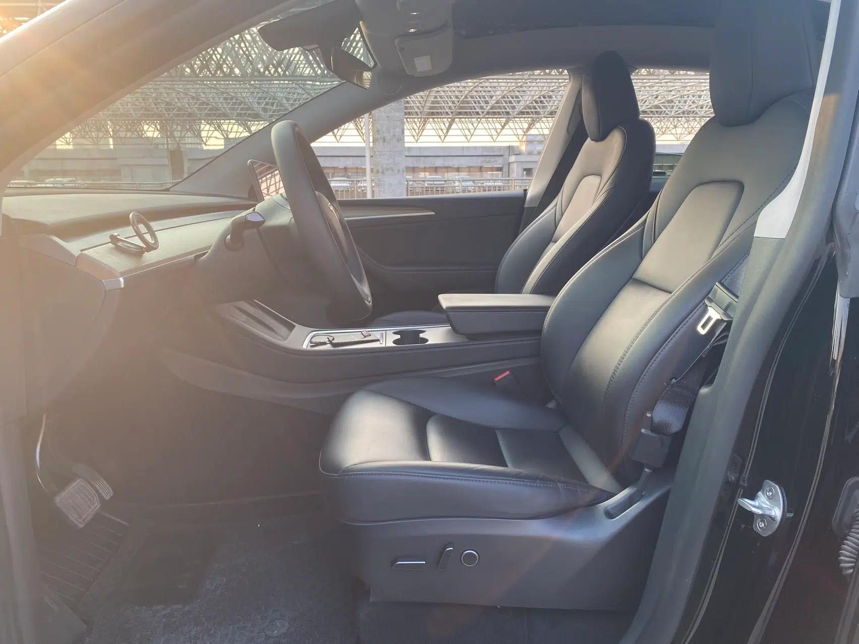 Tesla Model Y 2022 Revised Version Rear-Wheel Drive — миниатюра 10