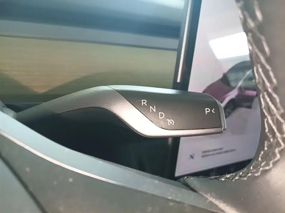 Tesla Model Y 2022 Revised Version Rear-Wheel Drive — миниатюра 16