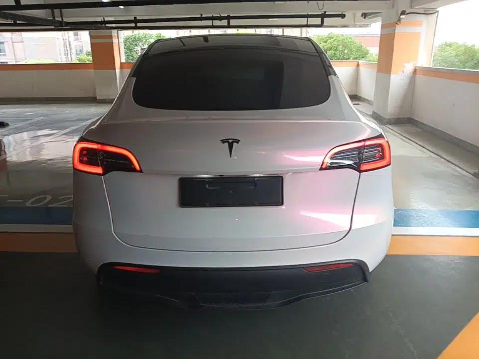 Tesla Model Y 2022 Revised Version Rear-Wheel Drive — миниатюра 5