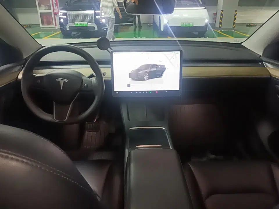 Tesla Model Y 2022 Revised Version Rear-Wheel Drive — миниатюра 12