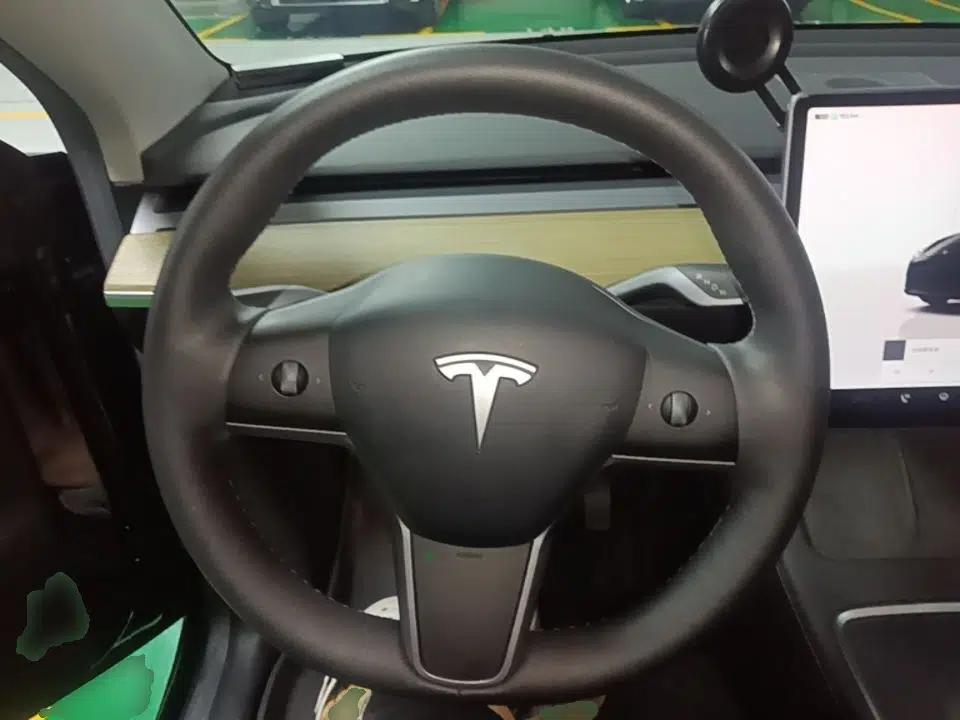 Tesla Model Y 2022 Revised Version Rear-Wheel Drive — миниатюра 13