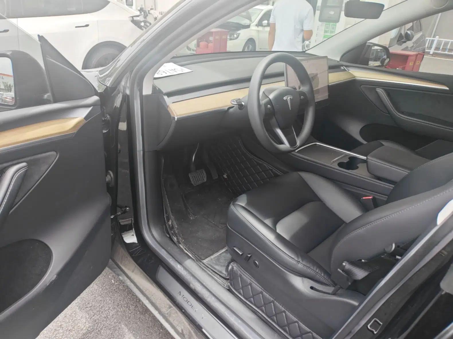 Tesla Model Y 2022 Revised Version Rear-Wheel Drive — миниатюра 23