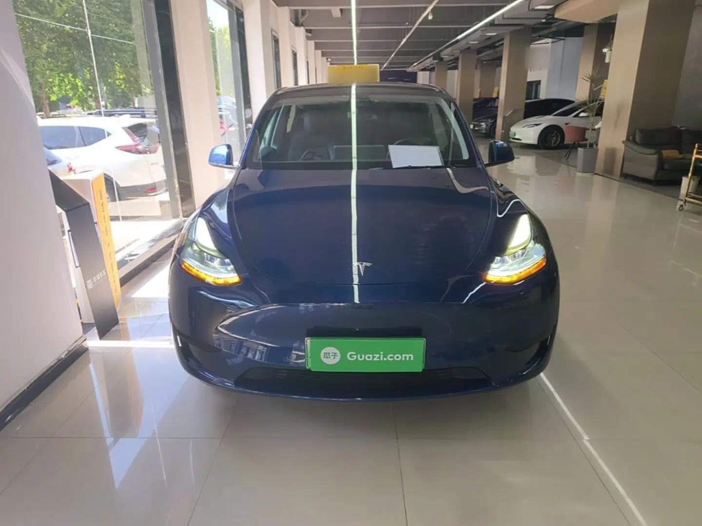 Tesla Model Y 2022 Rear-Wheel-Drive Version — миниатюра 2