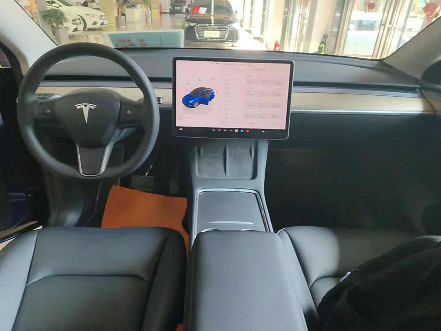 Tesla Model Y 2022 Rear-Wheel-Drive Version — миниатюра 12
